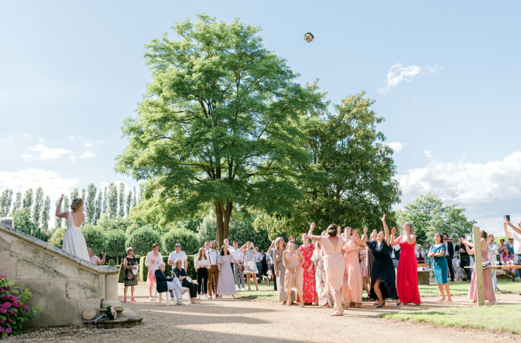 lancé du bouquet de la mariée.