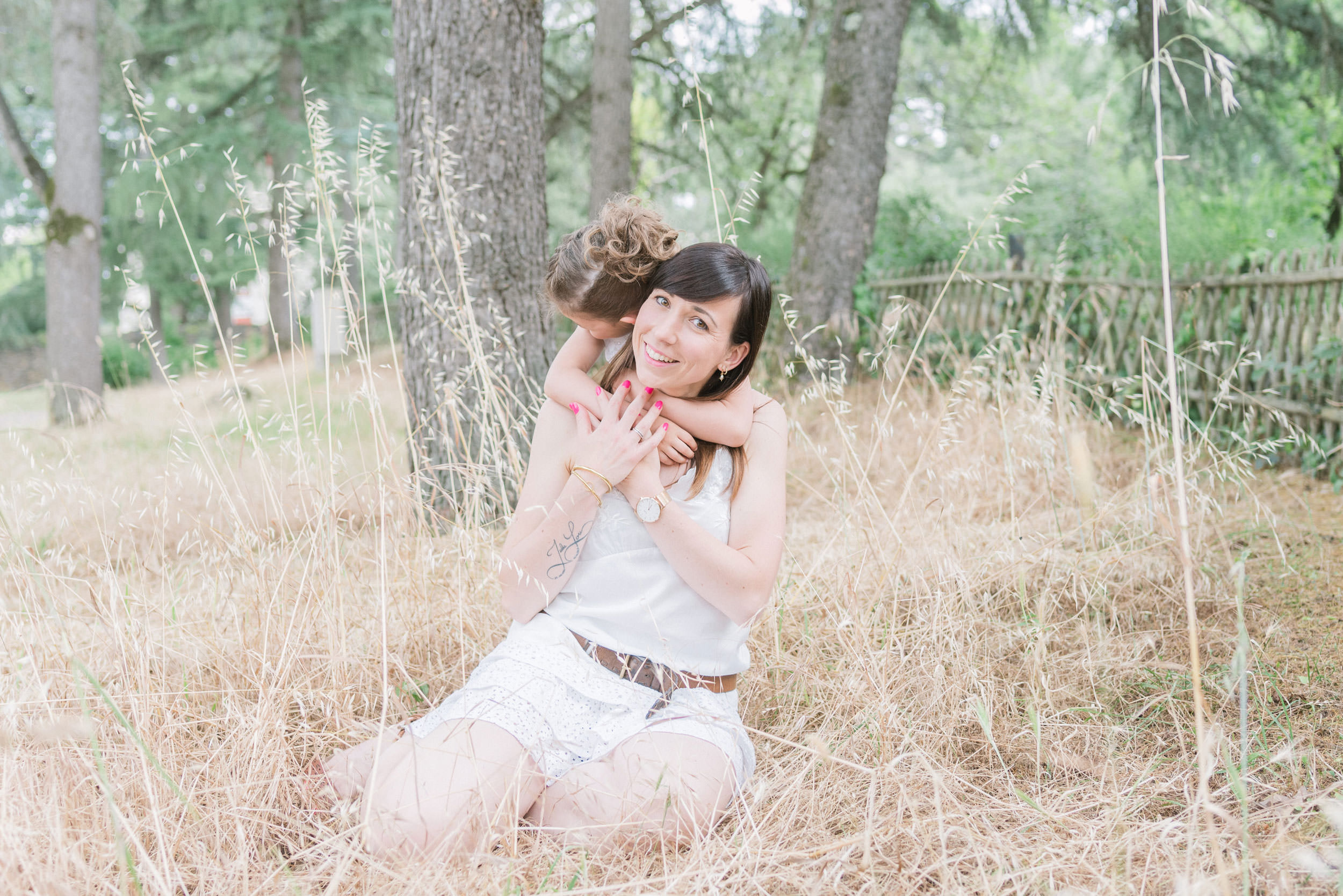 Une petite balade entre mère et fille pour une séance photo à Angers. Photographe de famille Angers