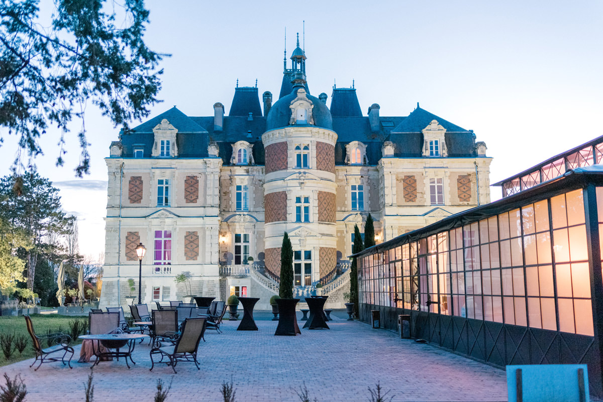 Le château du parc Saint-Lambert dans la nuit.